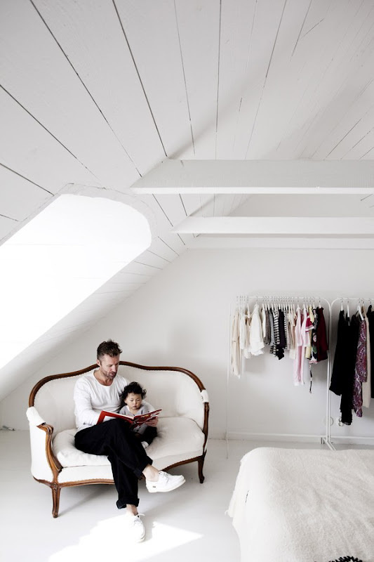 The Design Chaser: Homes to Inspire | Simply Striking in Sweden #interior #sofa #design #deco #decoration