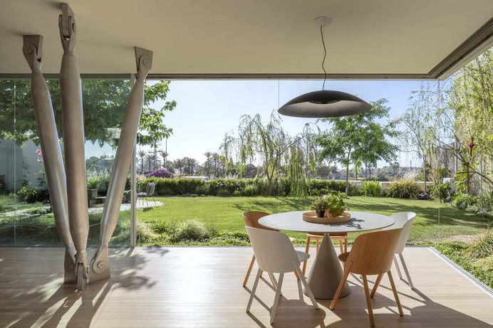 Round Edge House by Anderman Architects