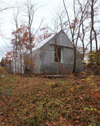 Weekend House in Nasua #woods #concrete #architecture #house
