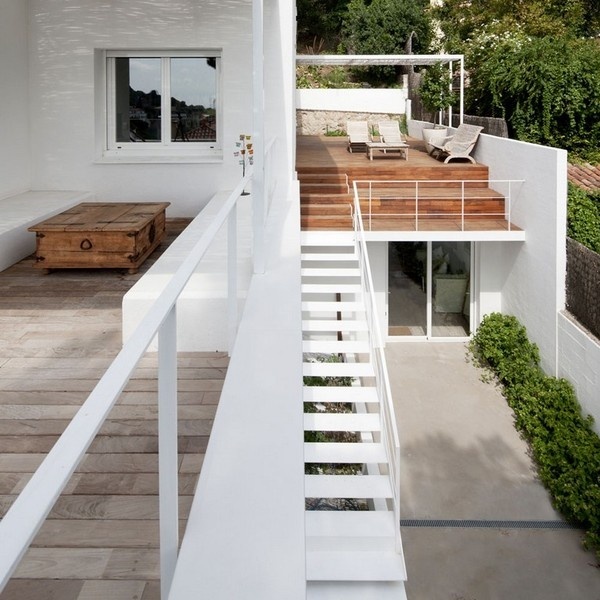 CJWHO ™ (05 AM arquitectura | Baluster Lattice House,...) #spain #white #design #architecture #barcelona #exteriors #luxury