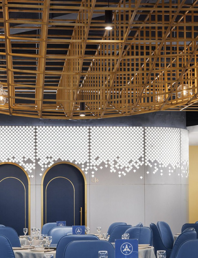 Shunfenglou Seafood Restaurant by Topos Design Clans