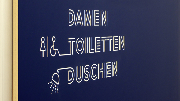 Gourdin & Müller - Sporthalle Industrieschule, Chemnitz #wayfinding #signage #typography