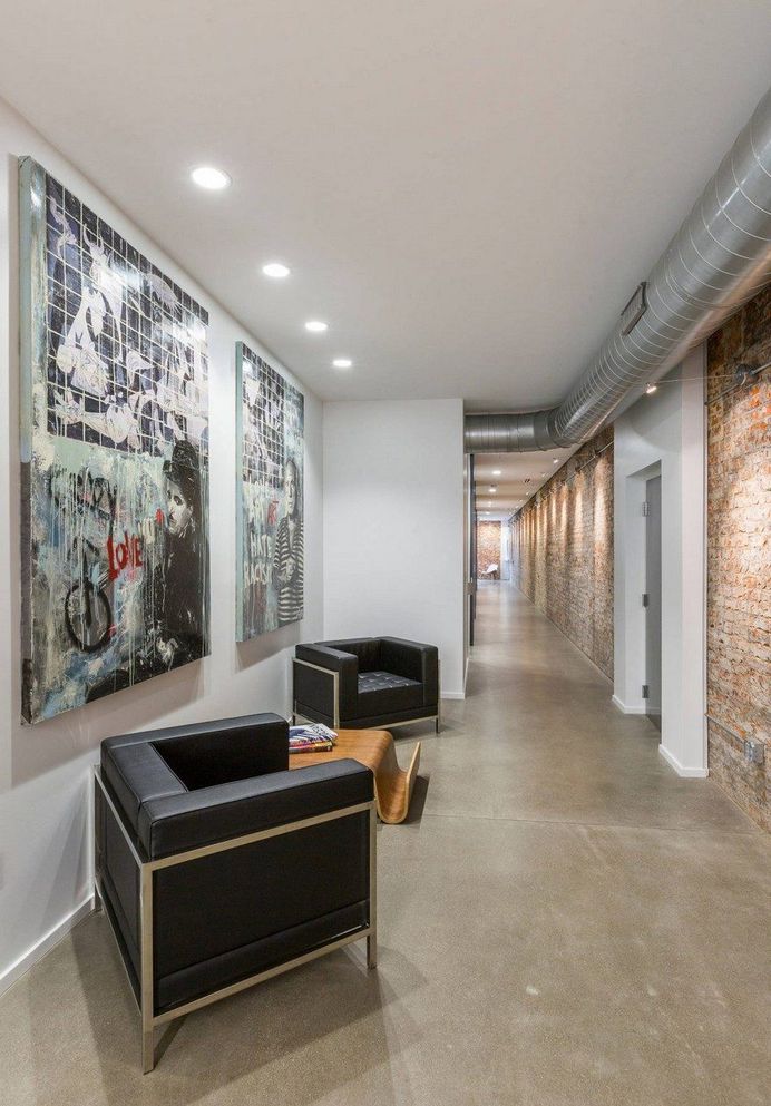 This Modern Cincinnati Loft Features an Industrial Refined Aesthetic 5