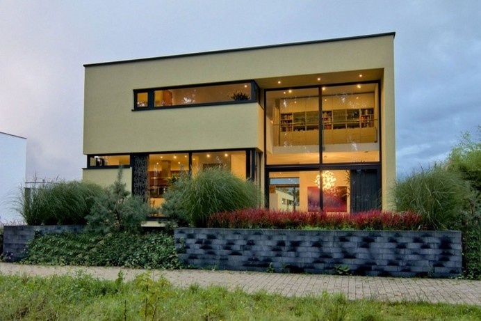 Modern Blend of Yellow Cubic Volumes: House A&J in Eindhoven #architecture #modern