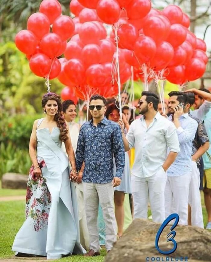 Valentine's Day Wedding Ideas: Theme Decor, Photobooth Props, Selfie Frames, And Balloon Decor!