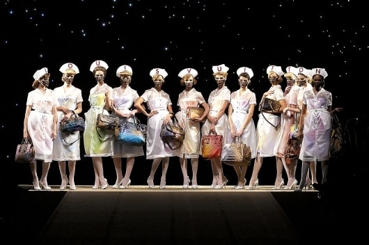 01_nurses_clouis_vuitton-chris_moore.jpg 800×532 pixels #fashion