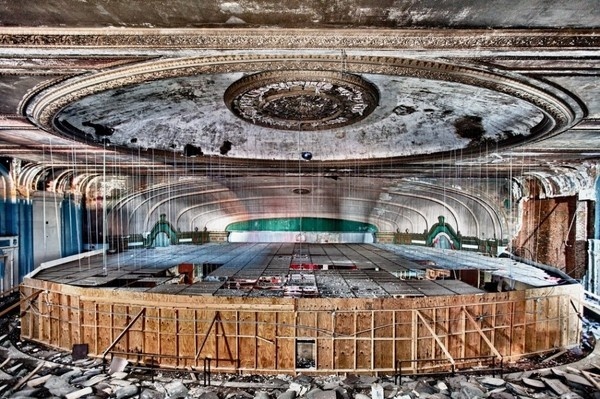 Source: ebow.org #abandon #place #photography #building