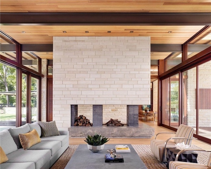 This Lake Austin Residence Offers a Combination of Transparency and Solidity 9