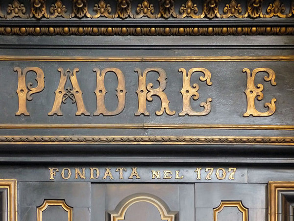 lettering via po #lettering #italy