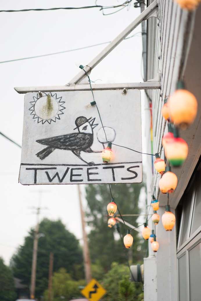 tweets cafe