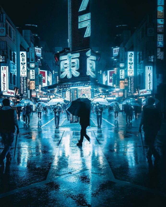 Striking Street Photography in Japan by James Takumi Shyegun