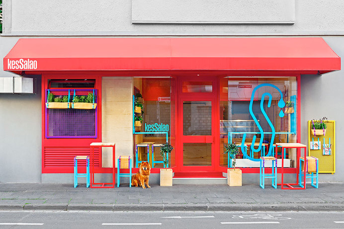 Mediterranean color and freshness in Bonn Kessalao by Masquespacio - www.homeworlddesign.com (1) #interior #design #restaurant