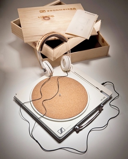 Sustainable Turntable by Matthew Lim | Colorcubic #sustainable #vinyl #turntable #audio