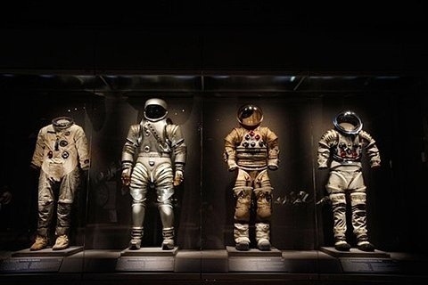 FFFFOUND! | 53686 » Dropular - Media Bookmarking #wardrobe #astronaut #my #dream #space