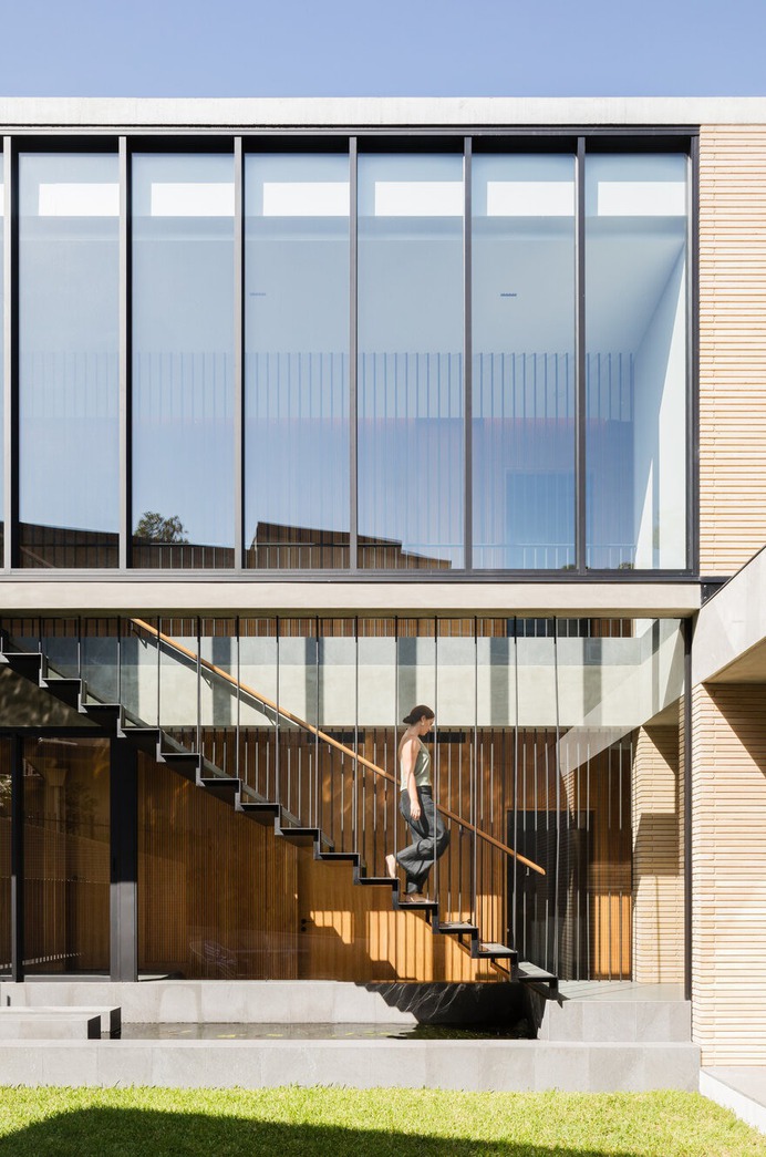 staircase / CHROFI