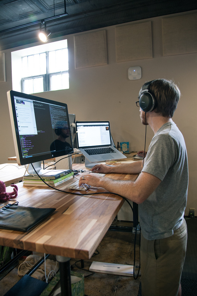 Iron Yard Adjustable Standing Desk