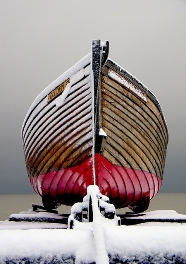 Merde! - dailyfotojournal: golden spray in snow by... #photography #boat