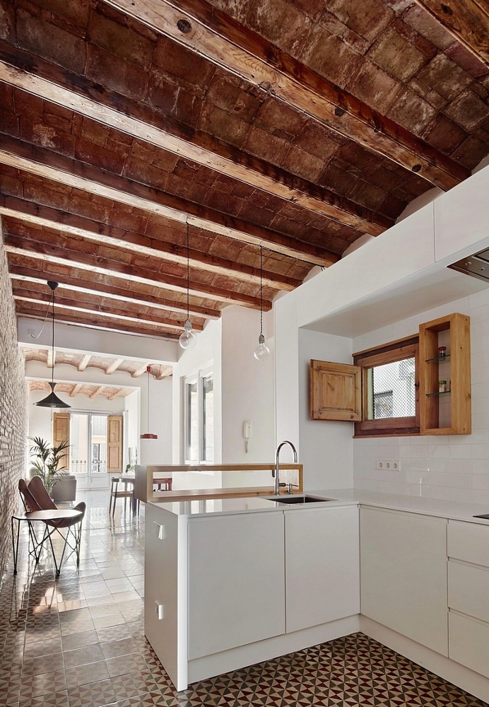 Refurbishment of a 27m Long Flat in the Eixample Quarter of Barcelona