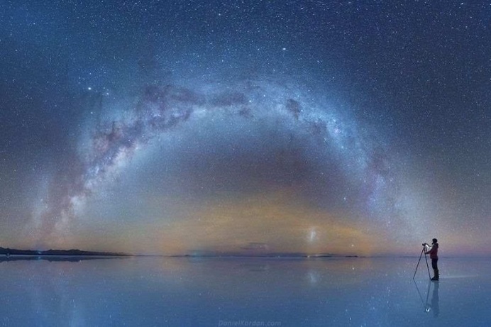 Mind-Blowing Photos of the Milky Way Reflected in Bolivia Salt Flats by Daniel Kordan
