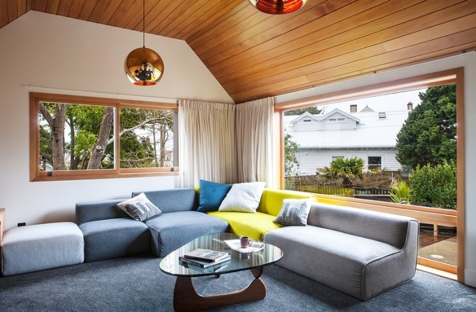 Marine Parade House – Cedar-Clad Home