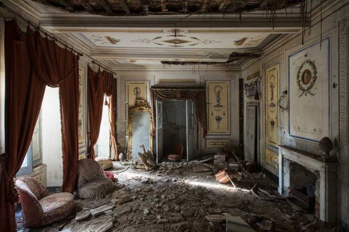 Nicola Bertellotti Explores Fascinating Abandoned Castles Across Europe