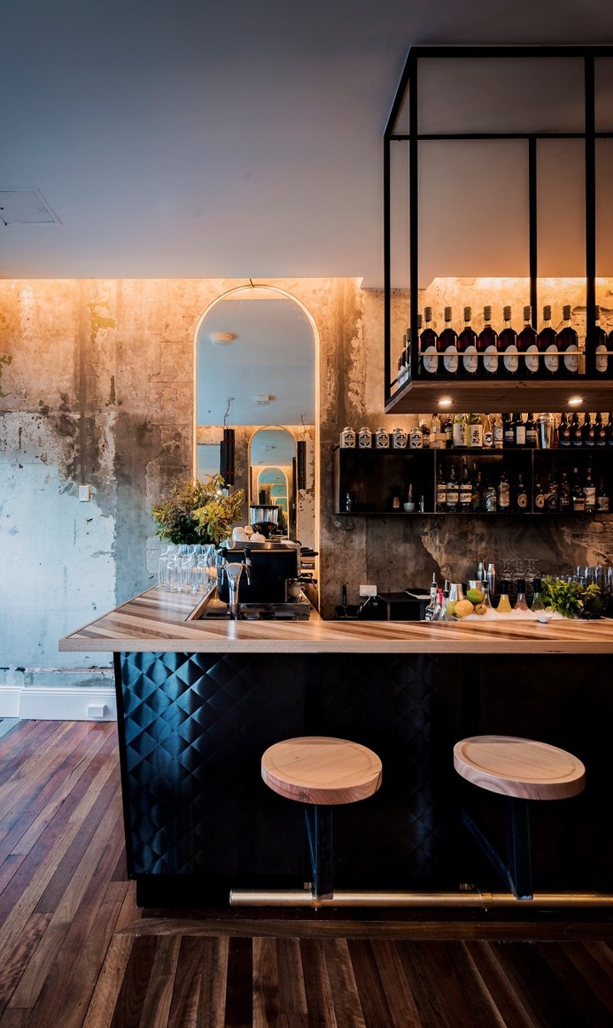 ACME Restaurant is a Raw and Intimate Retreat / Luchetti Krelle