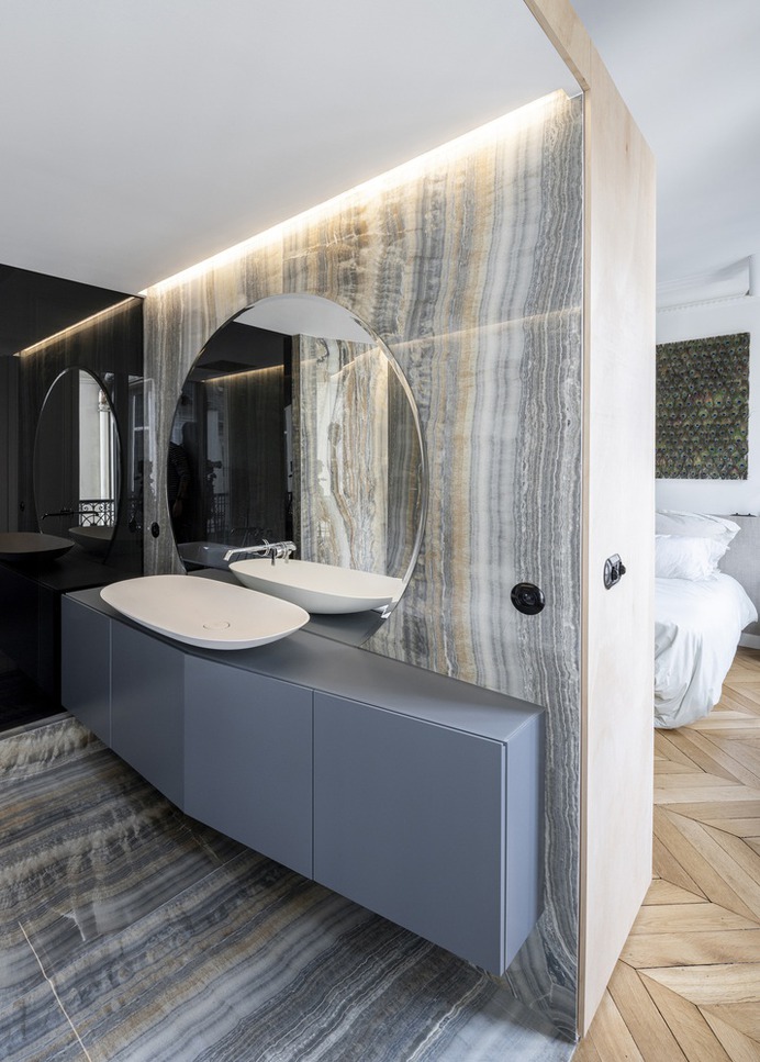 Wood Ribbon Apartment / Toledano+Architects