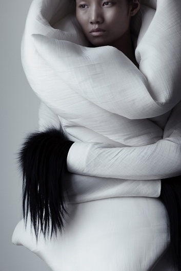 Qiu Hao F/W 2011 Serpens on the Behance Network #white #matthieu #hao #black #belin #photography #and #fashion #qiu