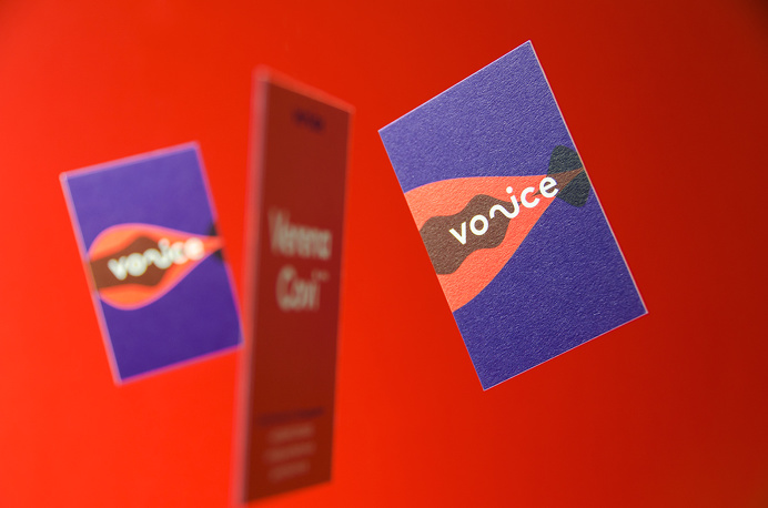 voice — speech and voice training branding corporate design blue red mindsparkle mag business card branding corporate design blue red inte