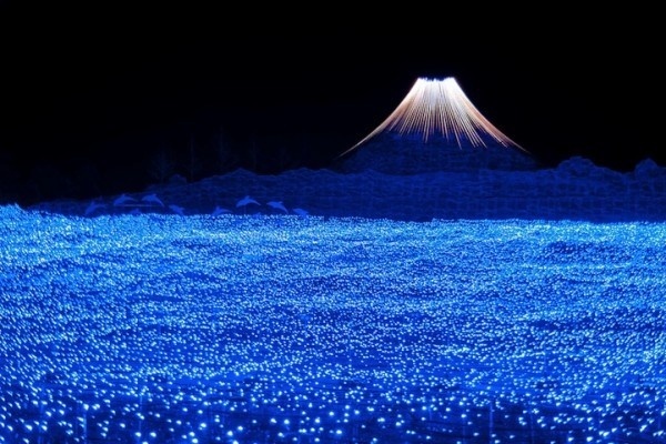 Japans Tunnel of Lights 11 #tunnel #light #japan #installation