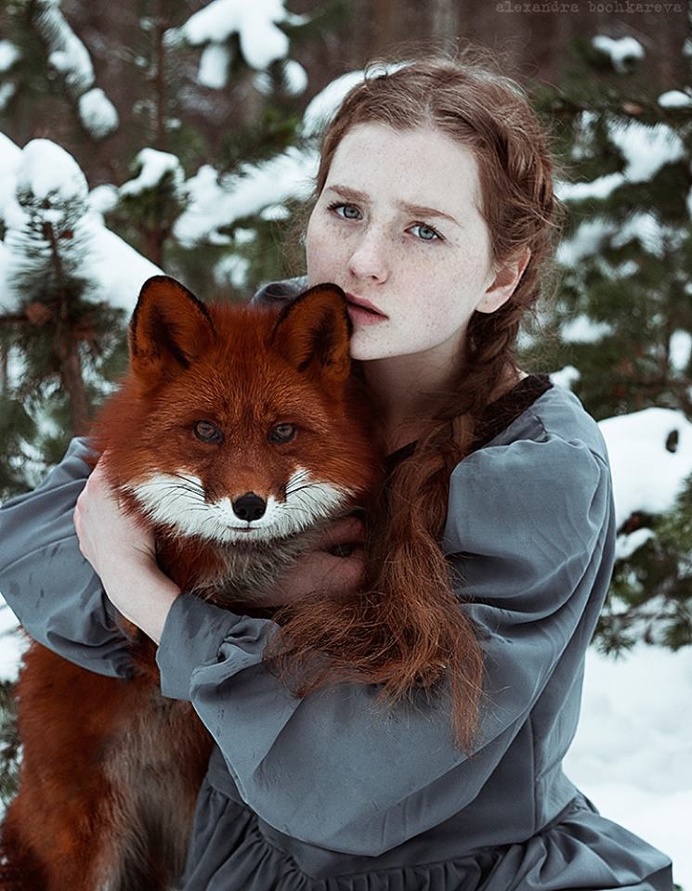Marvelous Dreamlike Portraits Of Redheads With Red Foxes by Alexandra Bochkareva
