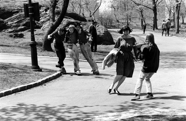 billeppridgeskateboardinginnyc_05.jpeg #b&w #oldschool #skateboard #1960s #york #nyc #new