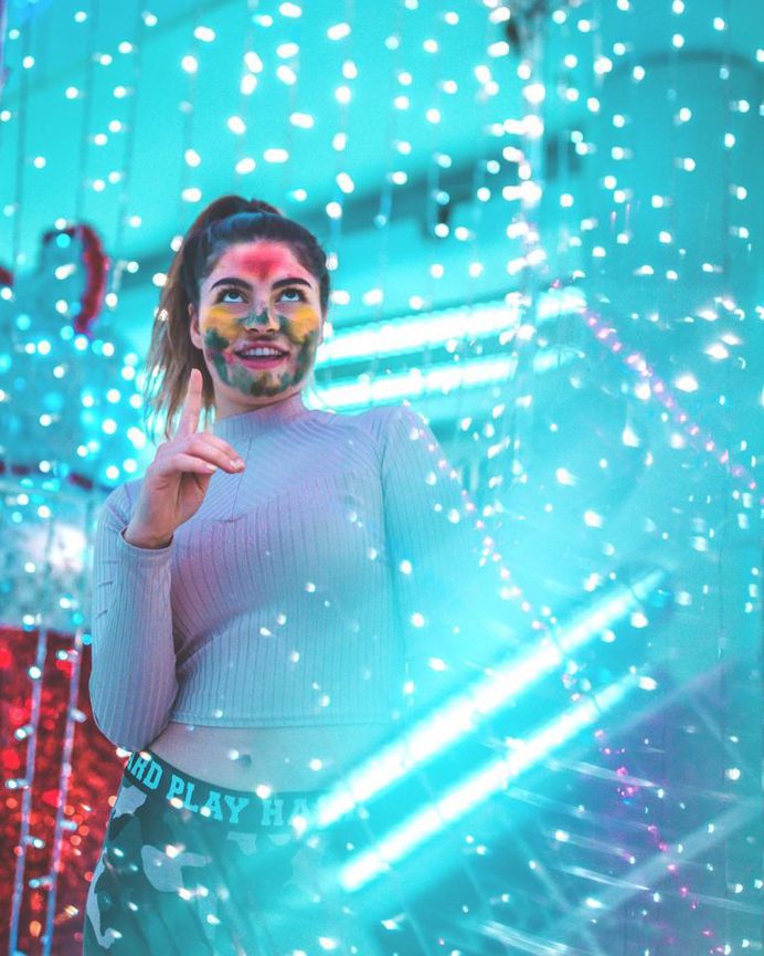 Colorful and Moody Lifestyle Portrait Photography by Ömer Çelik