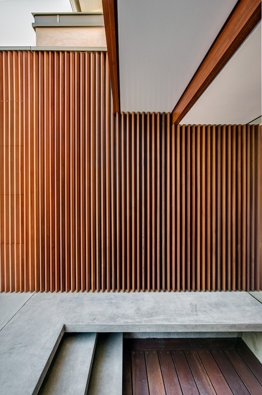 Northbridge House II / Roth Architects