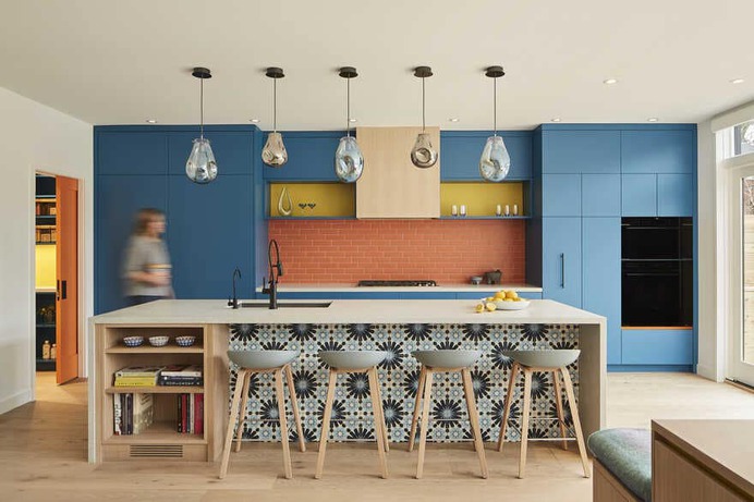 kitchen / Julie Reinhart Design and Asquith Architecture