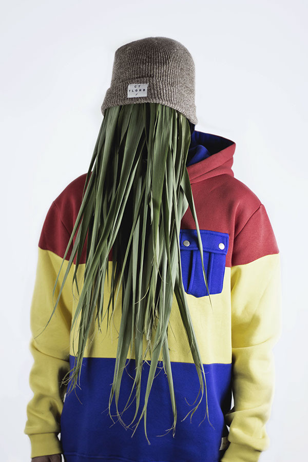 Tailgrab 2014/2015 Editorial on Behance #photoshooting #clothing #white #shooting #branding #apparel #photo #black #tailgrab #photography #nature #snowboard #marco #still #editorial #life #oggian