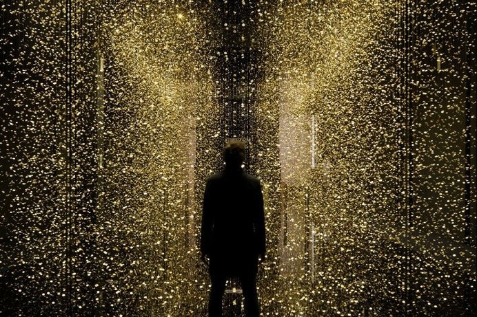 Art Installation Suspends 80,000 Shimmering Watch Plates for People to WalkÂ Through #shine #light #watches