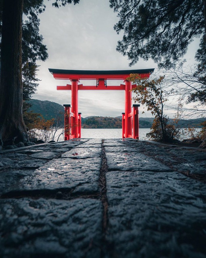 Striking Street Photography in Japan by James Takumi Shyegun