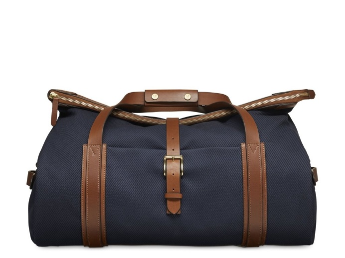 Large travel bag in minimalist design from Mismo.