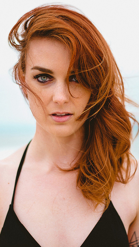 Redhead Girl iOS 9 Wallpaper