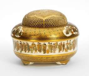 Fine Satsuma Koro with figuralem decor and brocade patterns #porcelain