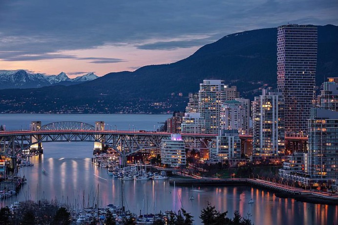 Moody and Cinematic Urban Landscapes in Vancouver by Erik Andersen
