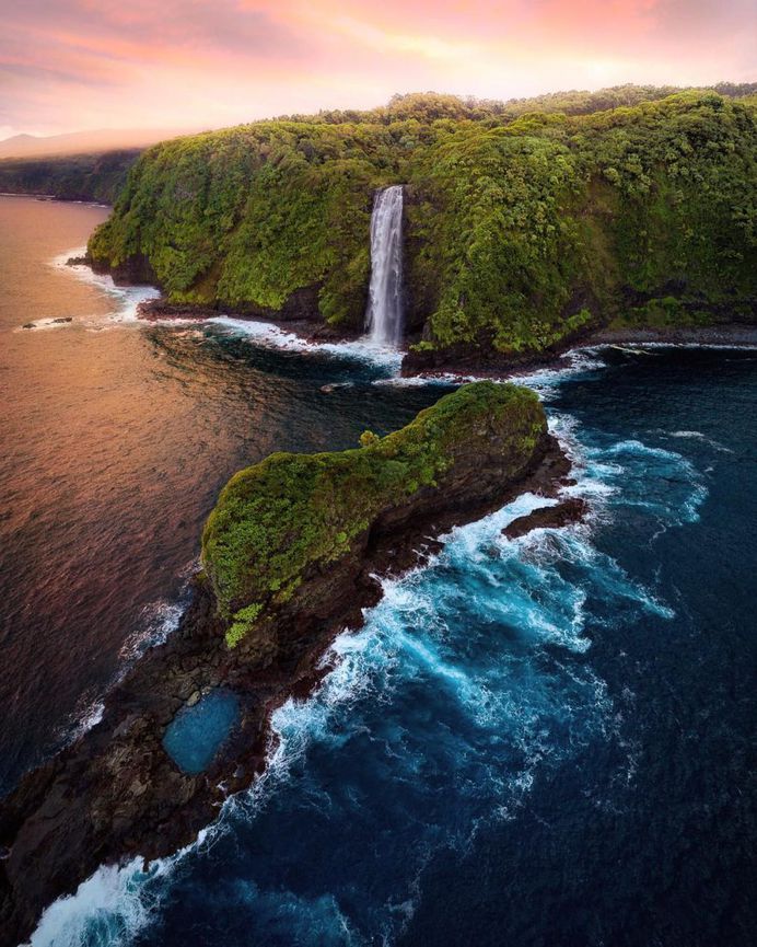 Magnificent Nature Landscapes of Hawaii by Micah Roemmling