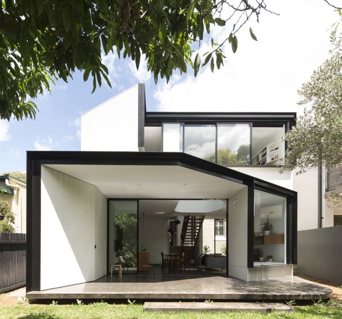 Unfurled House by Christopher Polly Architect