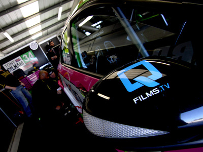 QFILMS.TV Logo on BTCC Honda Civic #blue #logo #racing #tv #btcc