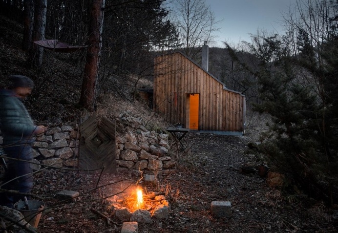 Recreation place in the woods: Tom's Hut