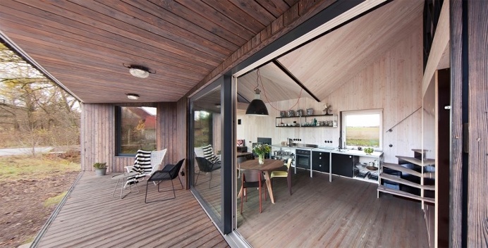Low-energy wooden house