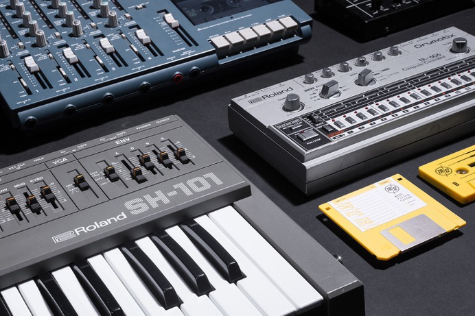 Roland SH-101 Synthesizer & TR-606 Drum Machine photography. TR12 Cassette and Zine designed by Javier Garcia on Behance. Editorial design for an electronic music band.