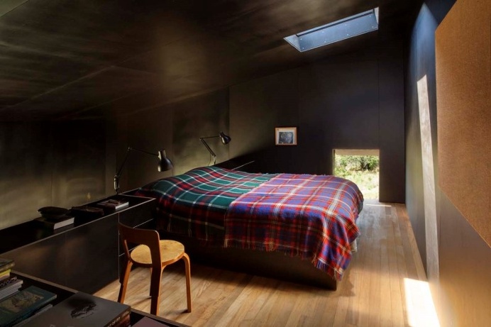 Eyrie: authentic immersion in the wild nature