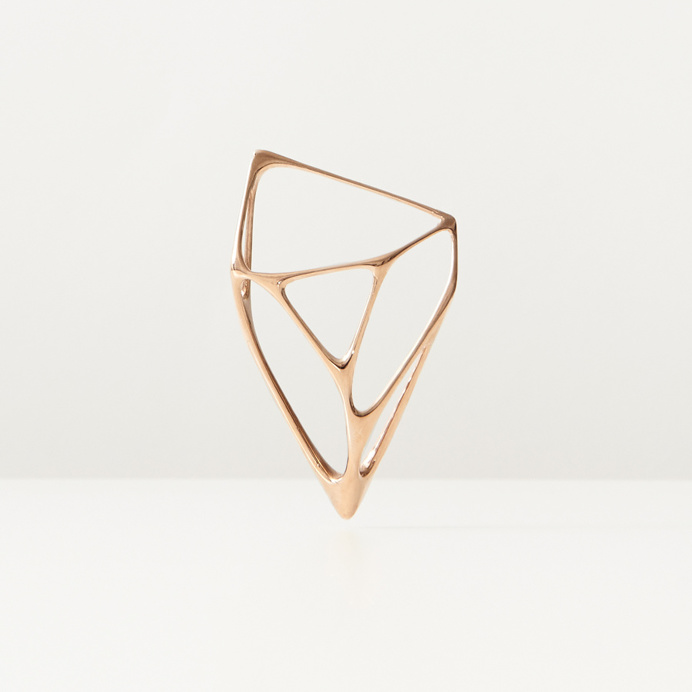Ear Cuff contemporary jewelry inspired by the ceremony of wearing armor. Photo: @pacu Design: @bradleylbowers